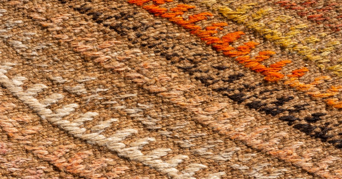 Como tirar manchas do tapete com receitas caseiras: guia completo por tipo de mancha
